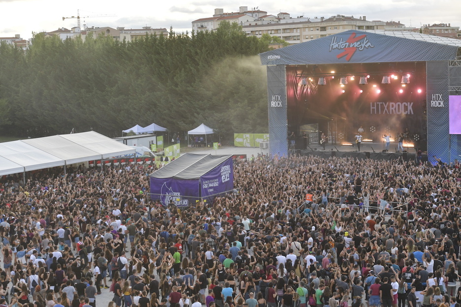 Así lucía el escenario Etxera para ver la actuación de ETS. Así lucía el escenario Etxera para ver la actuación de ETS.