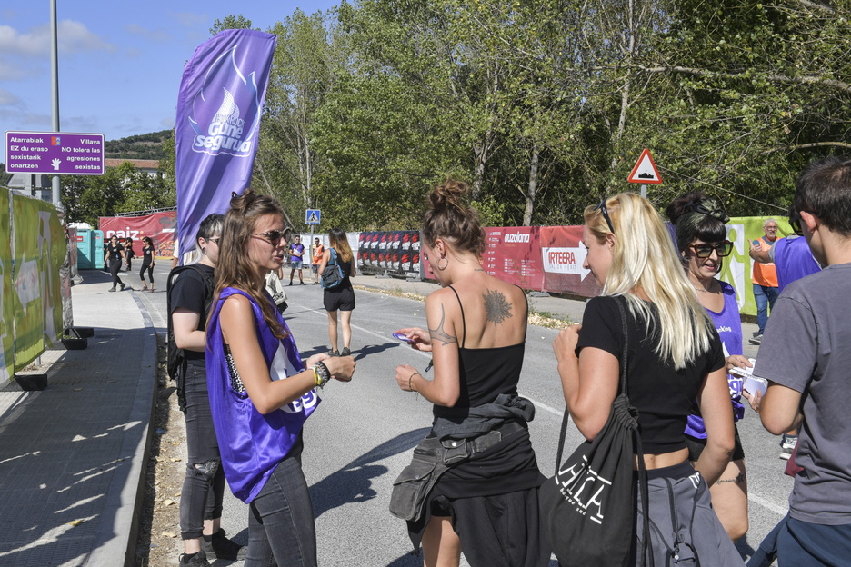 Gracias al trabajo de cientos de voluntarios una nueva edición de Hatortxu Rock ha podido salir adelante. Gracias al trabajo de cientos de voluntarios una nueva edición de Hatortxu Rock ha podido salir adelante.
