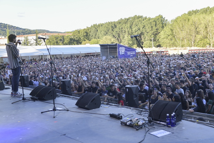 Presoen aldeko Hatortxu Rock jaialdiaren bigarren eguna.