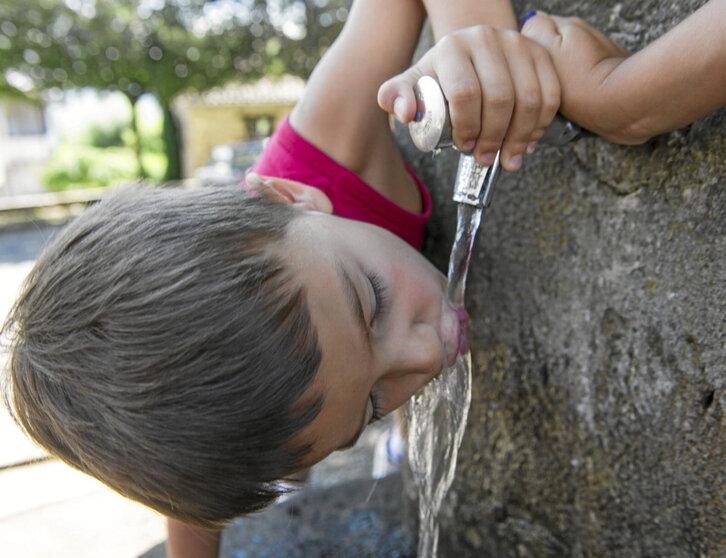 Ur edangarriaren faltarik ez izatea da prefekturaren neurrien helburua.