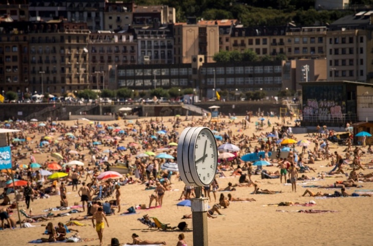 Aste honetan Donostiako Zurriola hondartzan amaituko da ‘Olatu solidarioak’ kanpaina.
