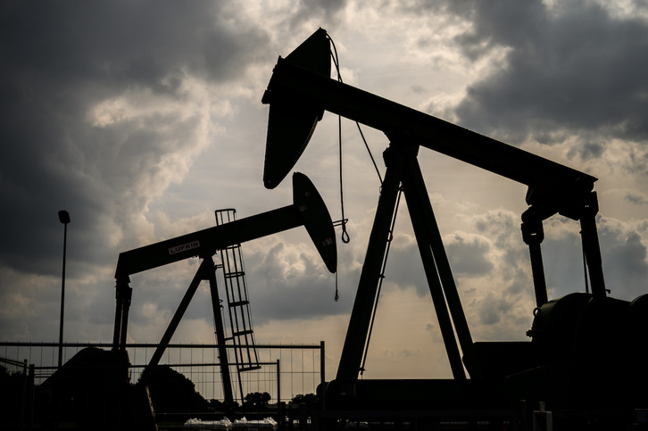La OPEP+ aumentará mínimamente su producción diaria de barriles de crudo en setiembre.