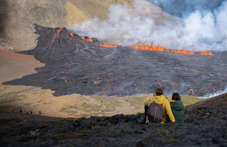 Sumendiaren erupzioa bertatik bertara jarraitu nahi izan duenik ere bada. 