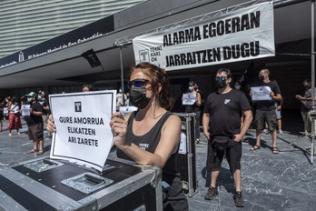 Imagen de archivo de una protesta durnate la pandemia del sindicato Teknikariok, que engloba a miles de personas que trabajan en el sector de la cultura, los eventos y espectáculos.