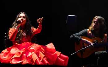 María José Llergo cantará junto a Paco Soto desde el balcón del ayuntamiento de Iruñea.