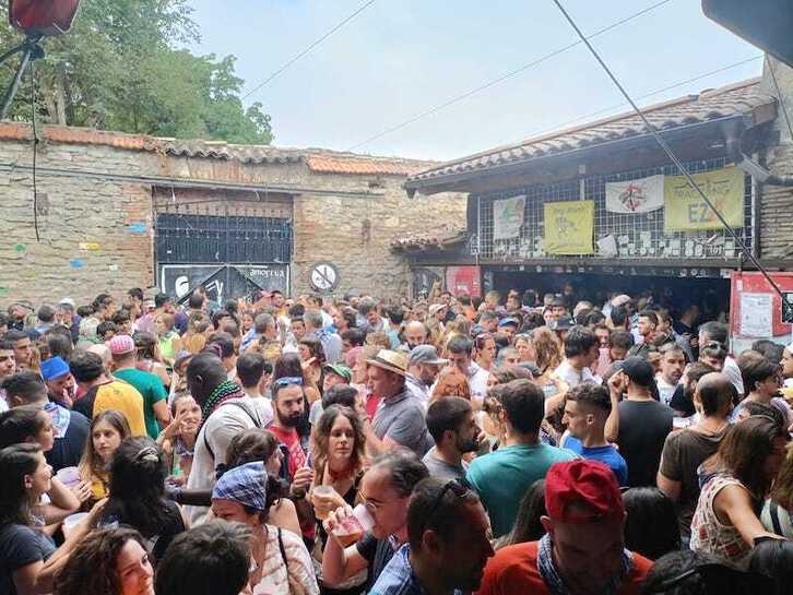 El gaztetxe, en el arranque festivo. 