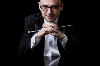 El director de orquesta arrasatearra vuelve a Euskal Herria.