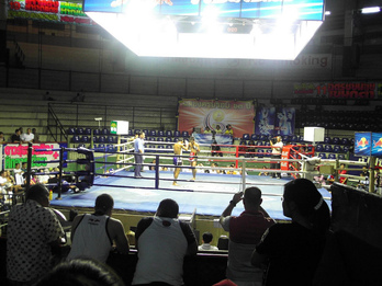 Imagen del mítico estadio de boxeo tailandés Rajadamnern, en el que por primera vez van a pelear mujeres.