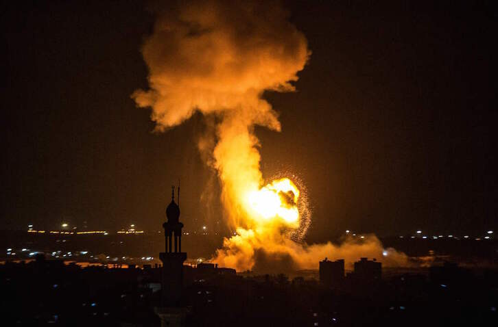 Explosión provocada por uno de los ataques israelíes en Gaza.