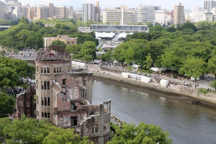 marcha popular hacia la Casa de la Bomba Atómica en Hiroshima.