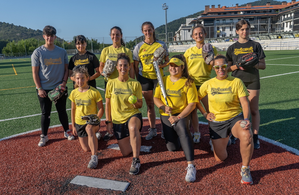 Orioko Bate Bizkorrak taldeko jokalari batzuk, astean zehar Orion entrenatzen dutenak. (Andoni CANELLADA/FOKU)