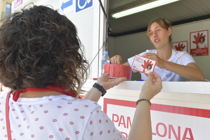 Punto de información y atención instalado en la Plaza del Castillo en los pasados Sanfermines.