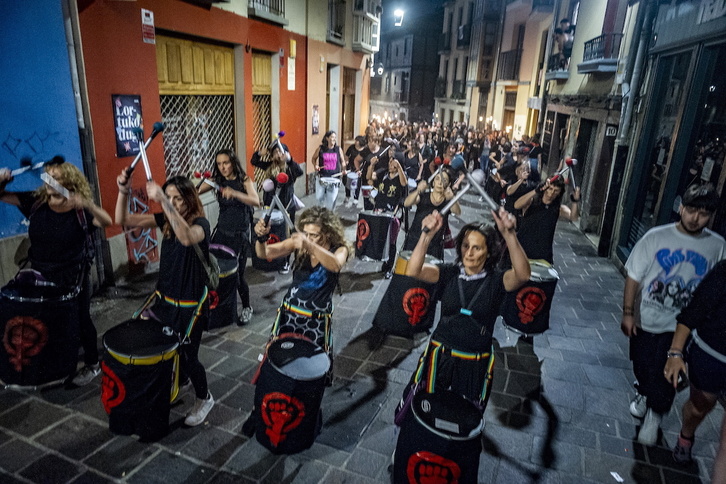 Gasteizko Mugimendu Feministak festen lehen egunean deitutako eraso matxisten kontrako mobilizazioa. 