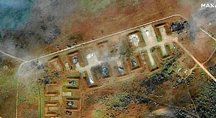 Krimeako aerodromo militarra, satelite bidezko irudi batean.