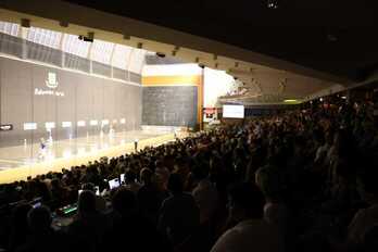 El Jai Alai de Gernika volvió a estar lleno de aficionados en las semifinales del Grand Slam.