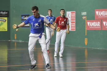 Ezkurdiak indar handia eman dio pilotari eta 11 tantorekin amaitu du partida.