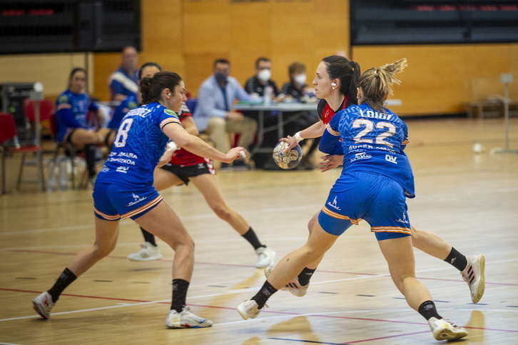 Bera Bera eta Zuazoren arteko neurketa bat.