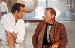 James Bond junto a su creador, Ian Fleming.