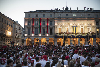 L'euskara est entendu à l'ouverture des Fêtes. 