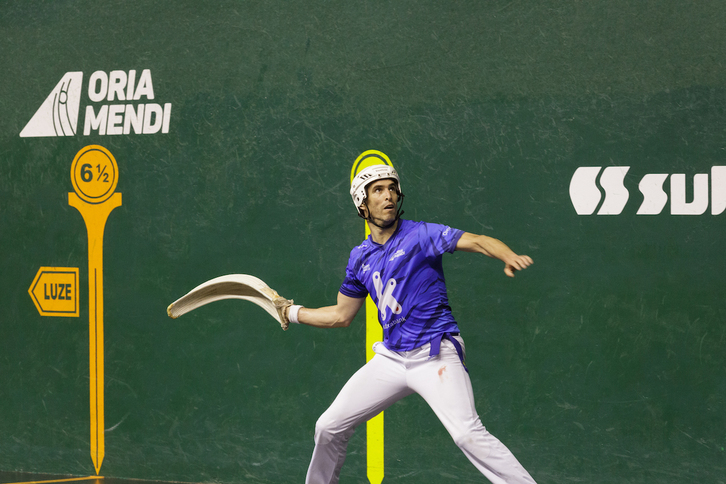 Urriza ha vencido al vigente campeón Barrenetxea en la segunda jornada de la liguilla.