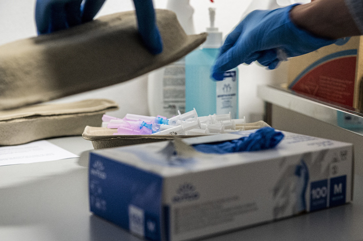 Preparativos para inyectar vacunas contra el nuevo coronavirus.