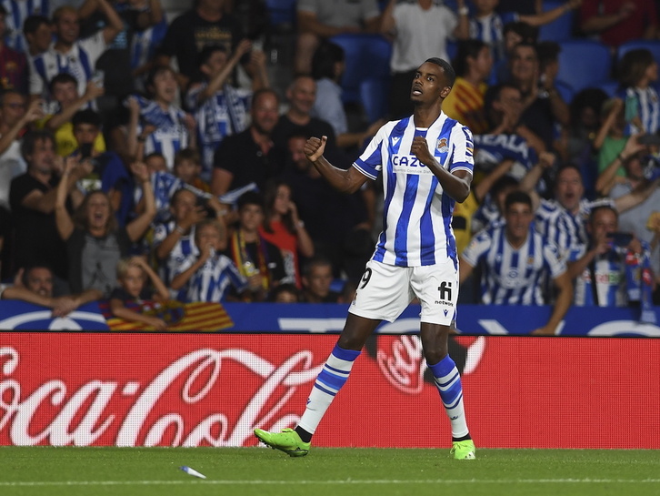 Isak celebra el gol marcado al Barcelona en la segunda jornada liguera.