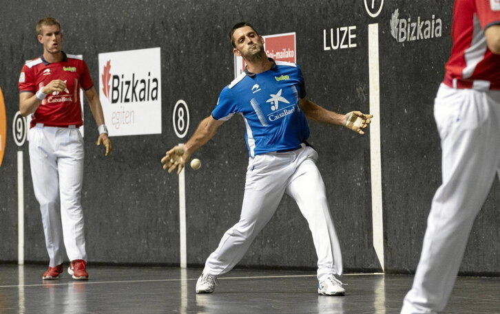 Albisuk bigarren zatian behera egitean atera zuten aldea Lasok eta Mariezkurrenak.