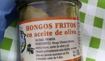 El bote del producto que ha producido la intoxicación.