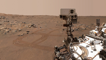 Selfie de Perseverance desde el cráter de Jezero, al norte del ecuador marciano. 