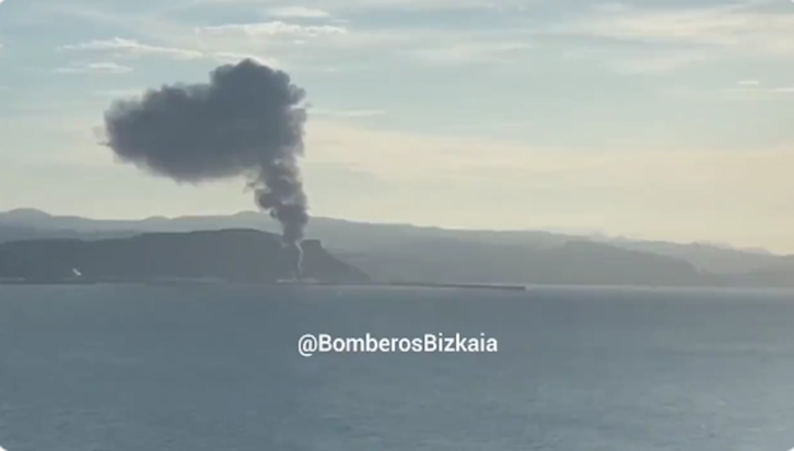 Incendio en el Puerto de Bilbo.