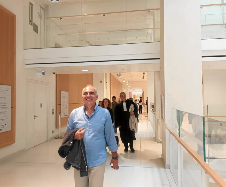 Enrike López , ayer tarde, en los pasillos del Tribunal Correccional.