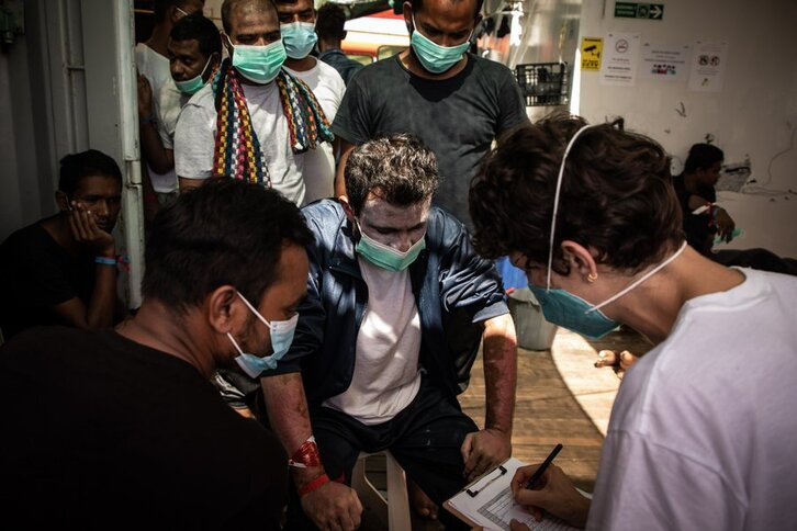 Los 459 migrantes del Ocean Viking desembarcarán en el puerto italiano de Tarento.