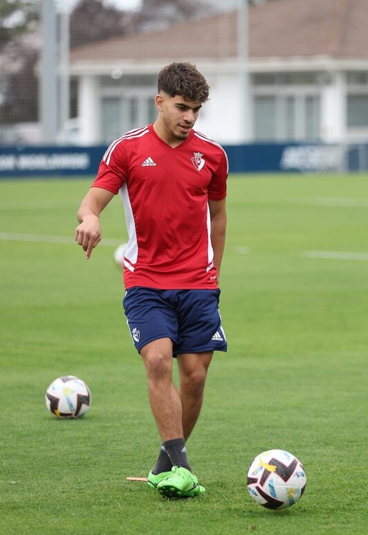 Abde ya entrena como rojillo este viernes en Taxoare.