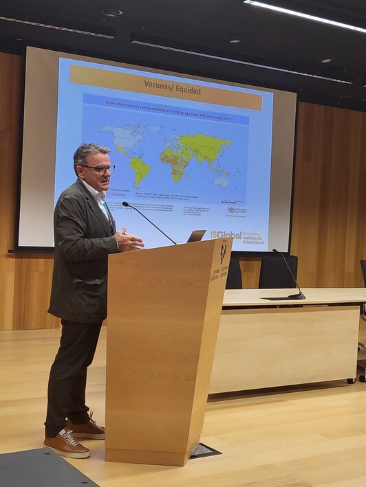 Rafael Vilasanjuan ISGlobal institutuko Analisi eta Garapen saileko zuzendaria, bere hitzaldian.