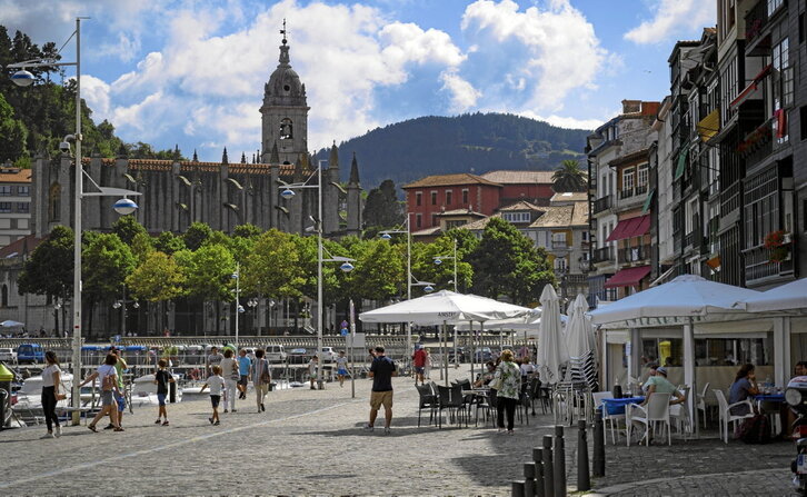 Mucho del empleo que se crea, y que se destruye poco después, corresponde al sector de la hostelería.