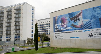 Vista de la Clínica Universitaria de Navarra, del Opus Dei, situada en Iruñea.