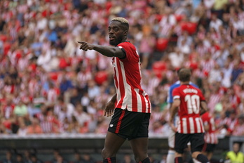 Iñaki Williams en el partido contra el Espanyol en San Mamés.