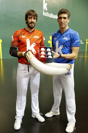 Excepto una pelota, Barrenetxea y Urriza han elegido un material muy similar.