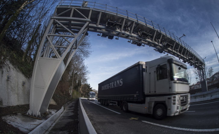 Portico de peaje en Andoain.