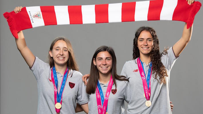 Clara Pinedo, Ane Elexpuru y Maite Zubieta, campeonas del mundo sub20. Athletic Club.