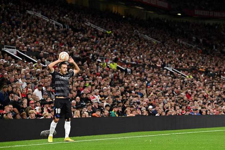 Andoni Gorosabel, en el partido de Old Trafford, vuelve a estar disponible.