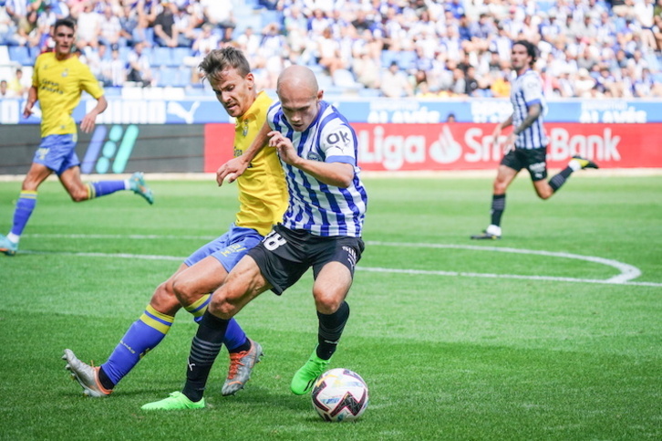 Guridi, que antre Las Palmas ya entró en la segunda parte, podría jugar mañana de inicio.