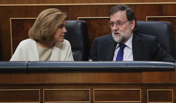 Cospedal y Rajoy, en un pleno del Congreso en mayo de 2017, cuando el segundo era presidente del Gobierno español.