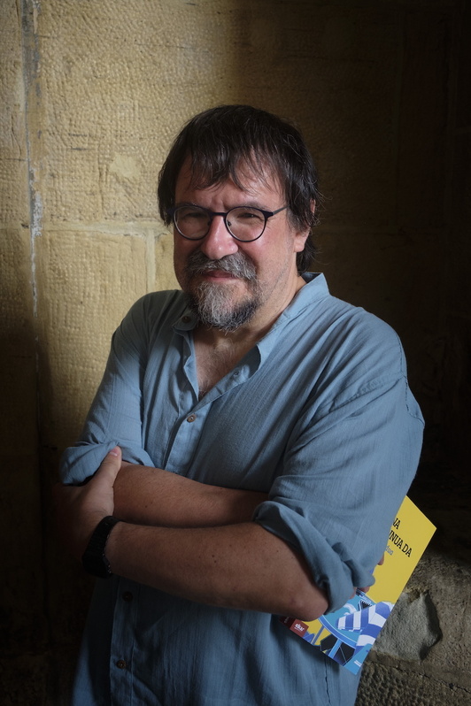 Iban Zaldua Gonzalezek ‘Ipuina engainua da’ ipuin-bilduma berria aurkeztu du Donostian, Elkarrekin.