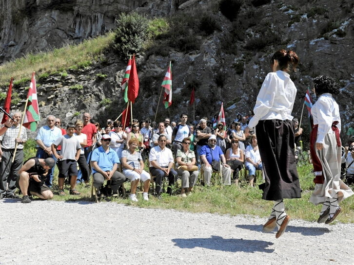 Lizarralde eta Arregiren omenezko ekitaldia, 2010ean.