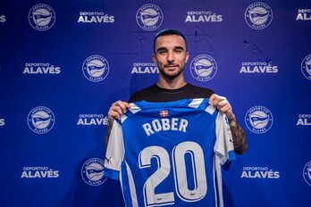 Rober González viene a aportar verticalidad y descaro al ataque alavesista