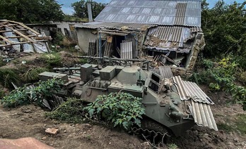 Un blindado ruso abandonado en la región de Jarkov. 