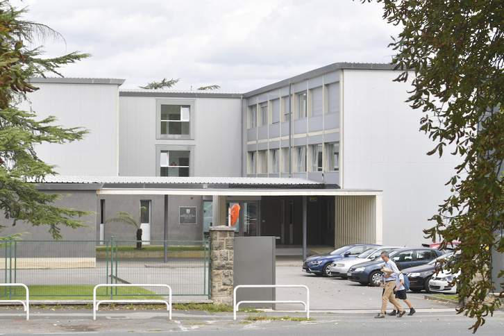 Imagen del colegio El Redín, donde la inspección educativa ha detectado que se sigue segregando por sexo en las aulas de Bachillerato.