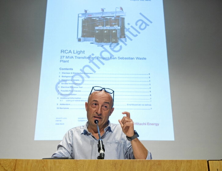 Joseba Belaustegi, de GuraSOS, expuso un informe de la constructora del transformador.