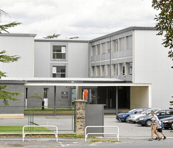 Imagen del colegio El Redín, donde la inspección detectó que sigue la segregación.